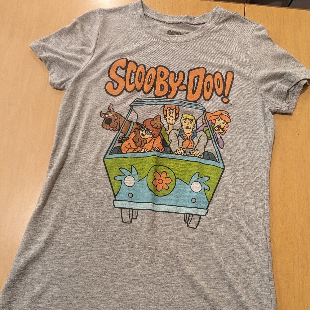 Scooby Doo gray t-shirt, women's small, high low hem